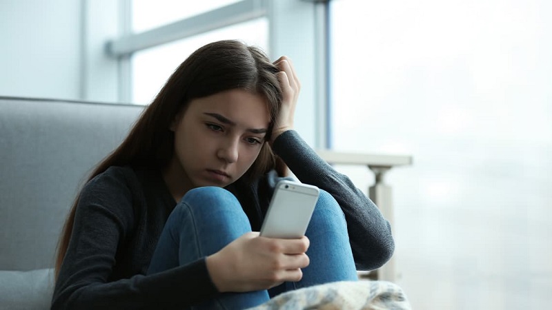 اینترنت از دلایل افسردگی نوجوانان امروزی است